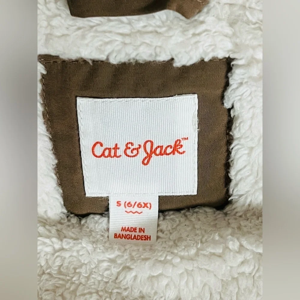 Cat & Jack Zip Front Parka Coat,with hoodie Olive 6/6X small unisex winter coat